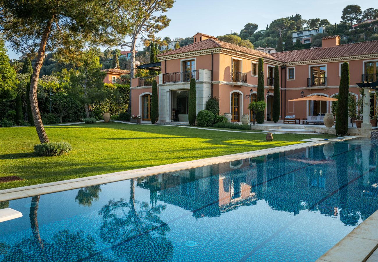 Villa in Saint-Jean-Cap-Ferrat - L ELEGANTE