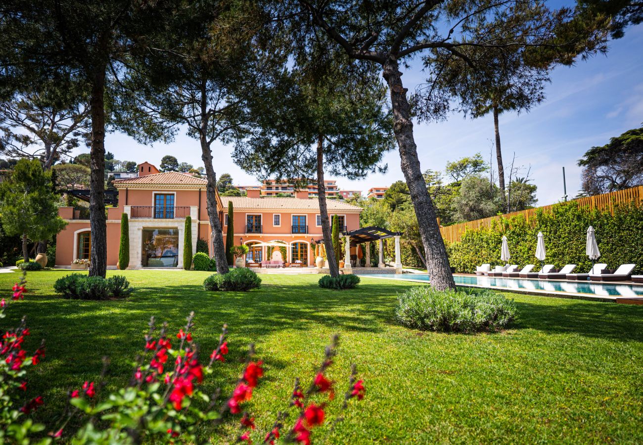 Villa in Saint-Jean-Cap-Ferrat - L ELEGANTE