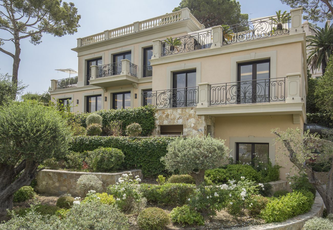 Villa in Saint-Jean-Cap-Ferrat - LA MAJESTUEUSE