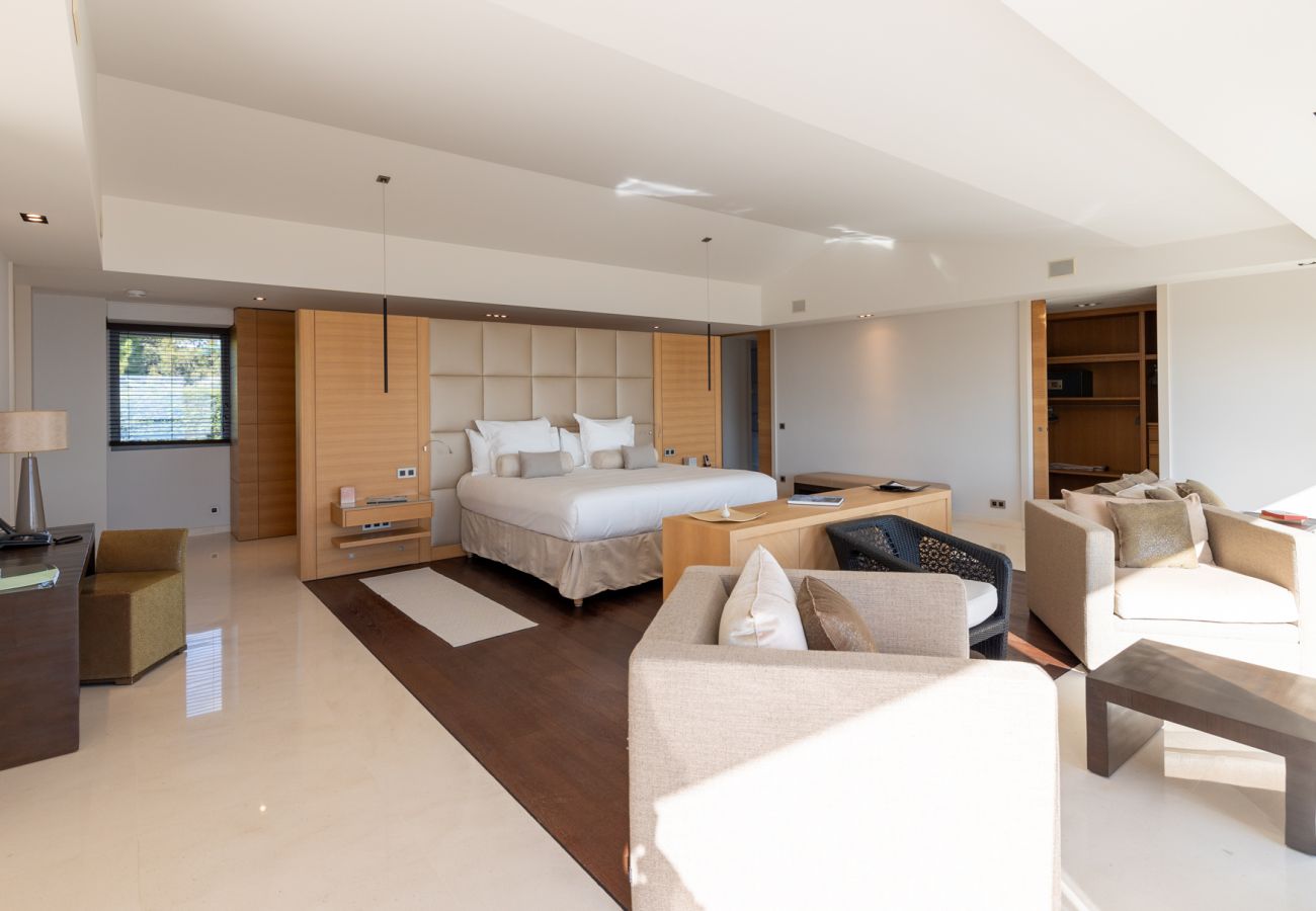 Villa in Saint-Jean-Cap-Ferrat - VILLA CONTEMPORAINE
