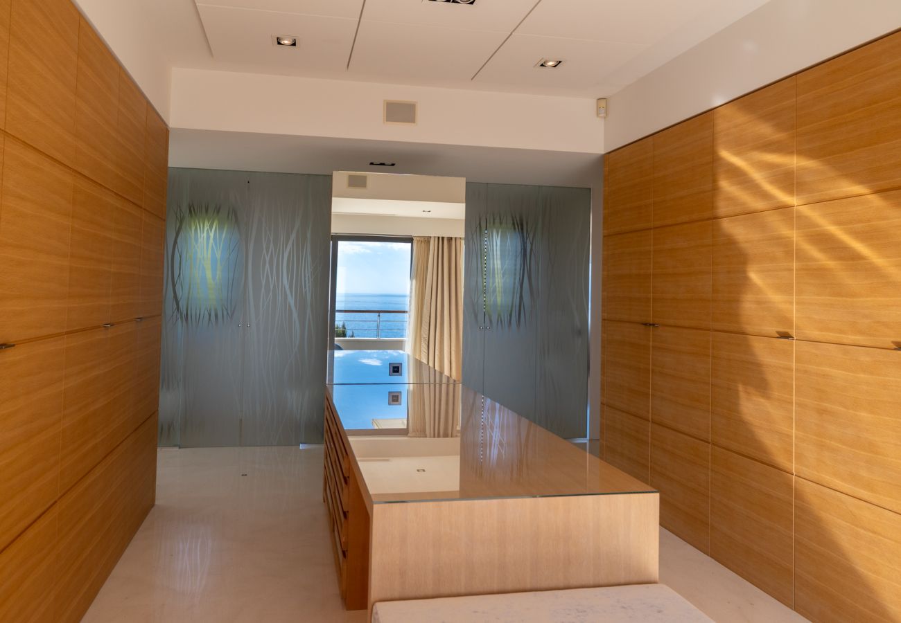 Villa in Saint-Jean-Cap-Ferrat - VILLA CONTEMPORAINE