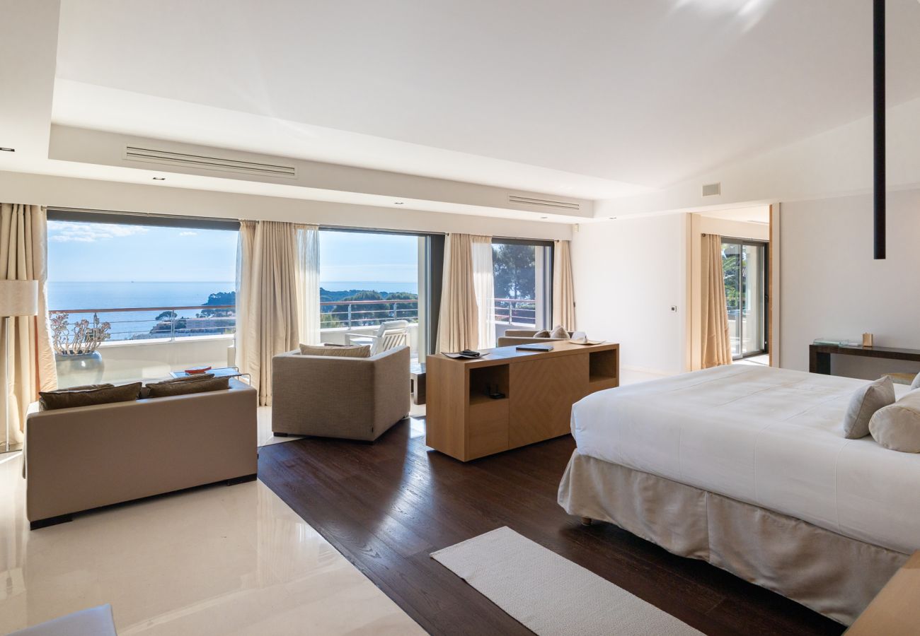 Villa in Saint-Jean-Cap-Ferrat - VILLA CONTEMPORAINE
