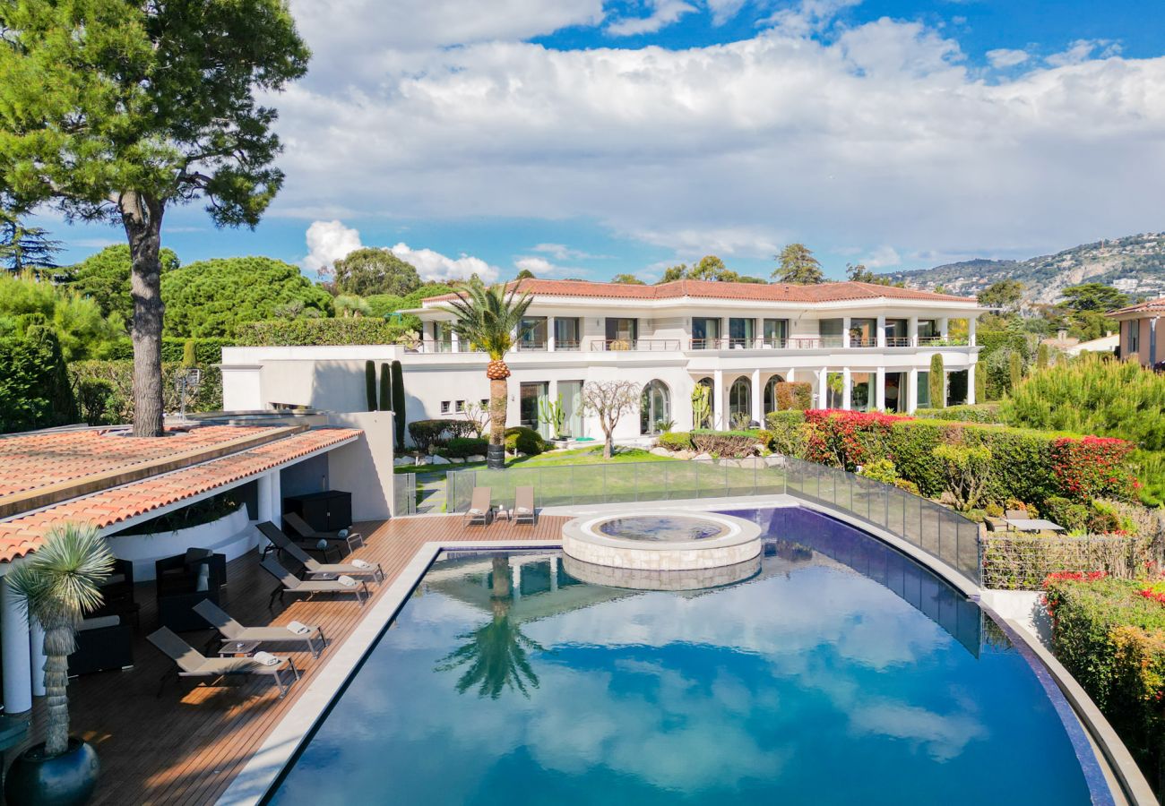 Villa in Saint-Jean-Cap-Ferrat - VILLA CONTEMPORAINE