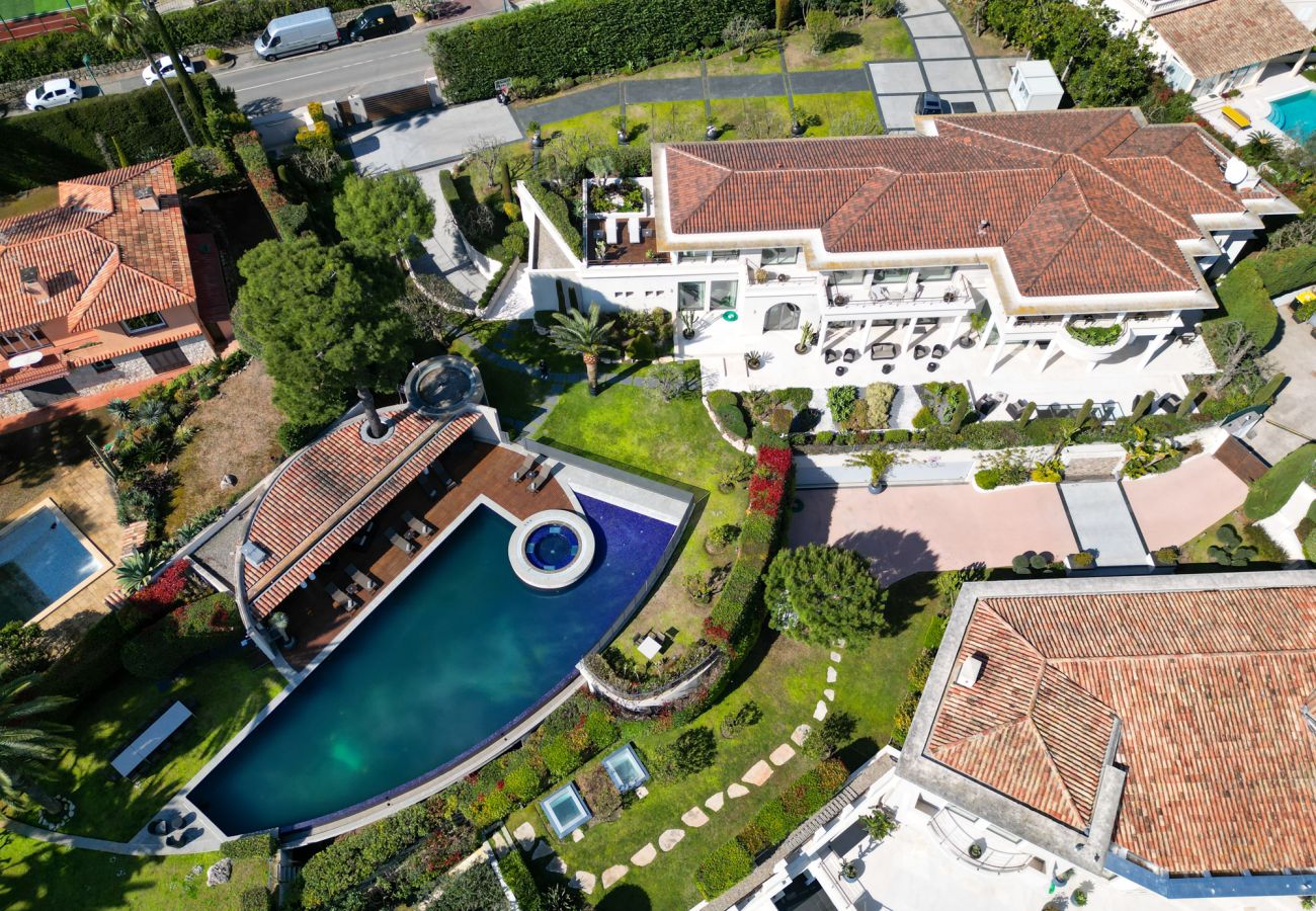 Villa in Saint-Jean-Cap-Ferrat - VILLA CONTEMPORAINE