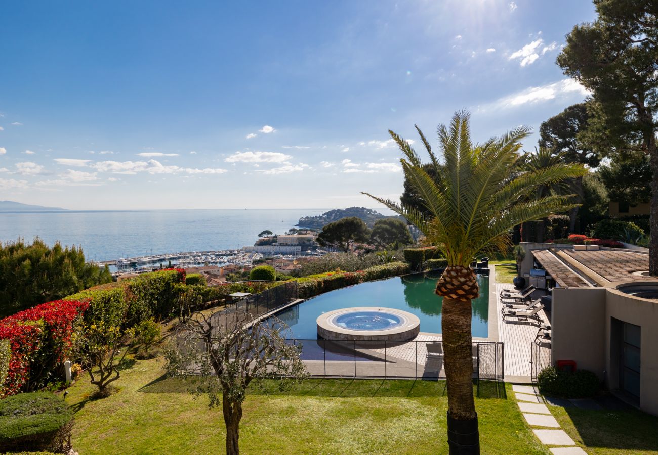 Villa in Saint-Jean-Cap-Ferrat - VILLA CONTEMPORAINE