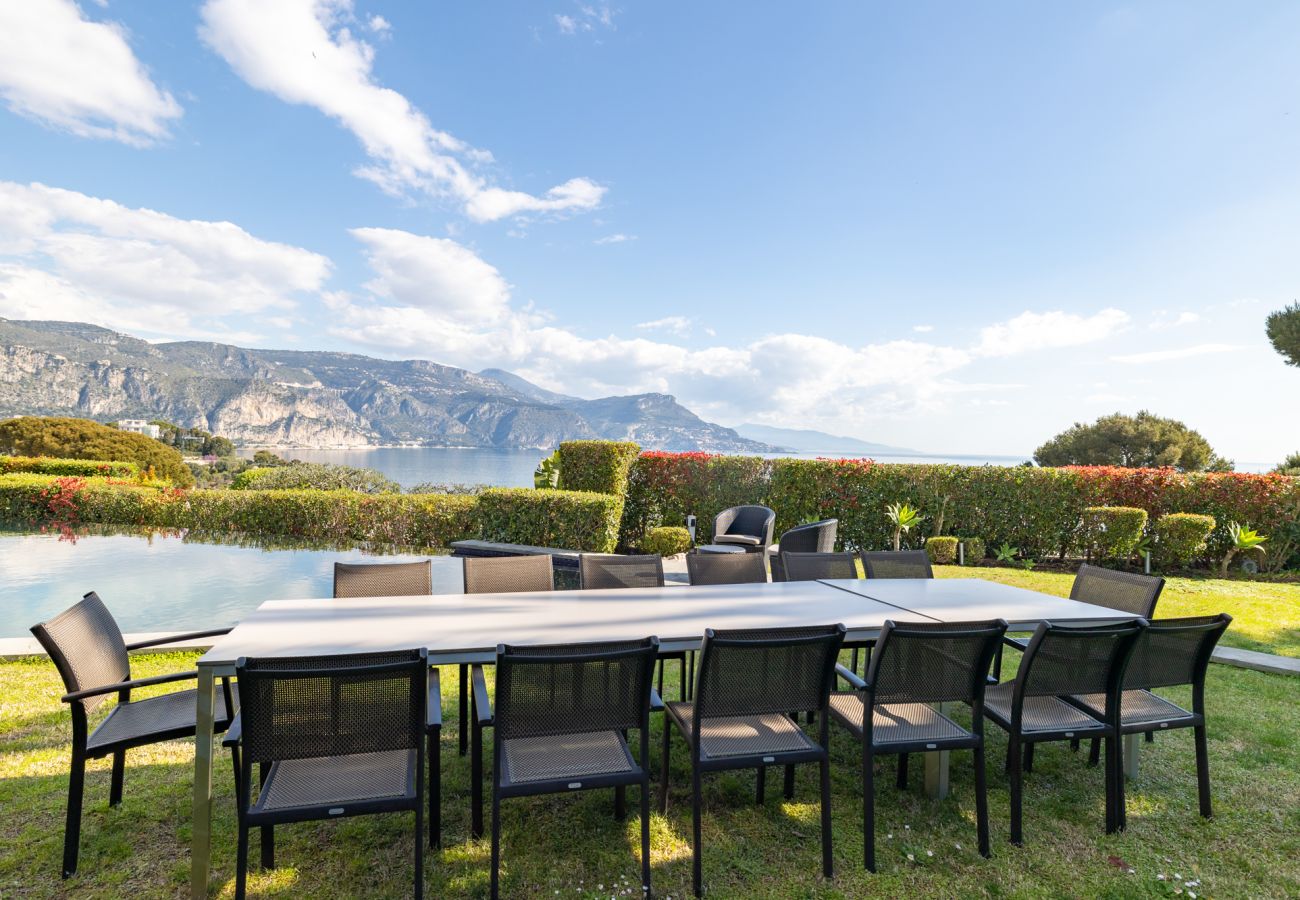 Villa in Saint-Jean-Cap-Ferrat - VILLA CONTEMPORAINE