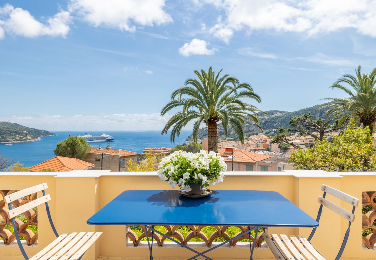 Magnificent overlooking the sea and the bay of Villefranche-sur-mer