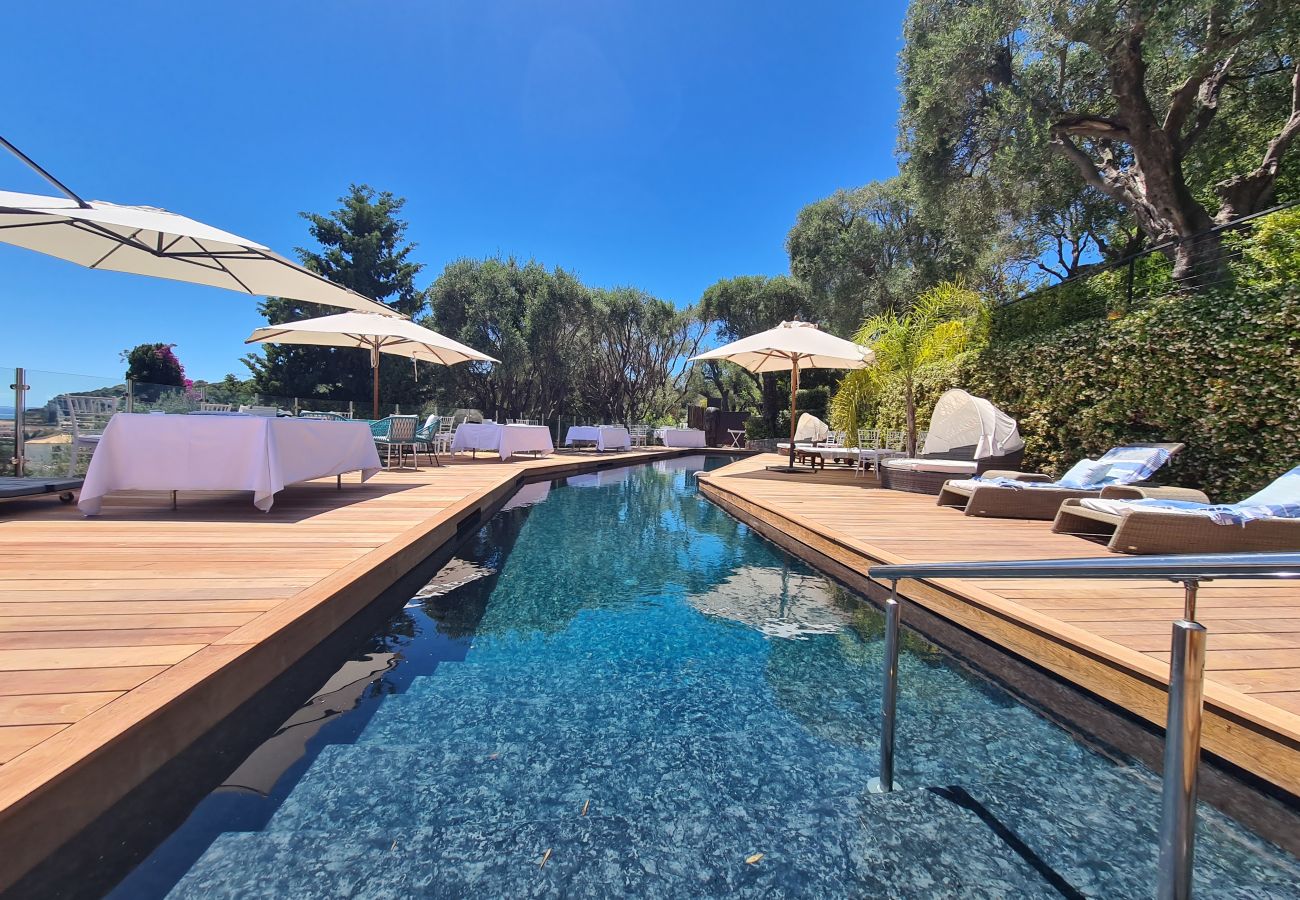 Villa à Saint-Jean-Cap-Ferrat - LA CONTEMPORAINE