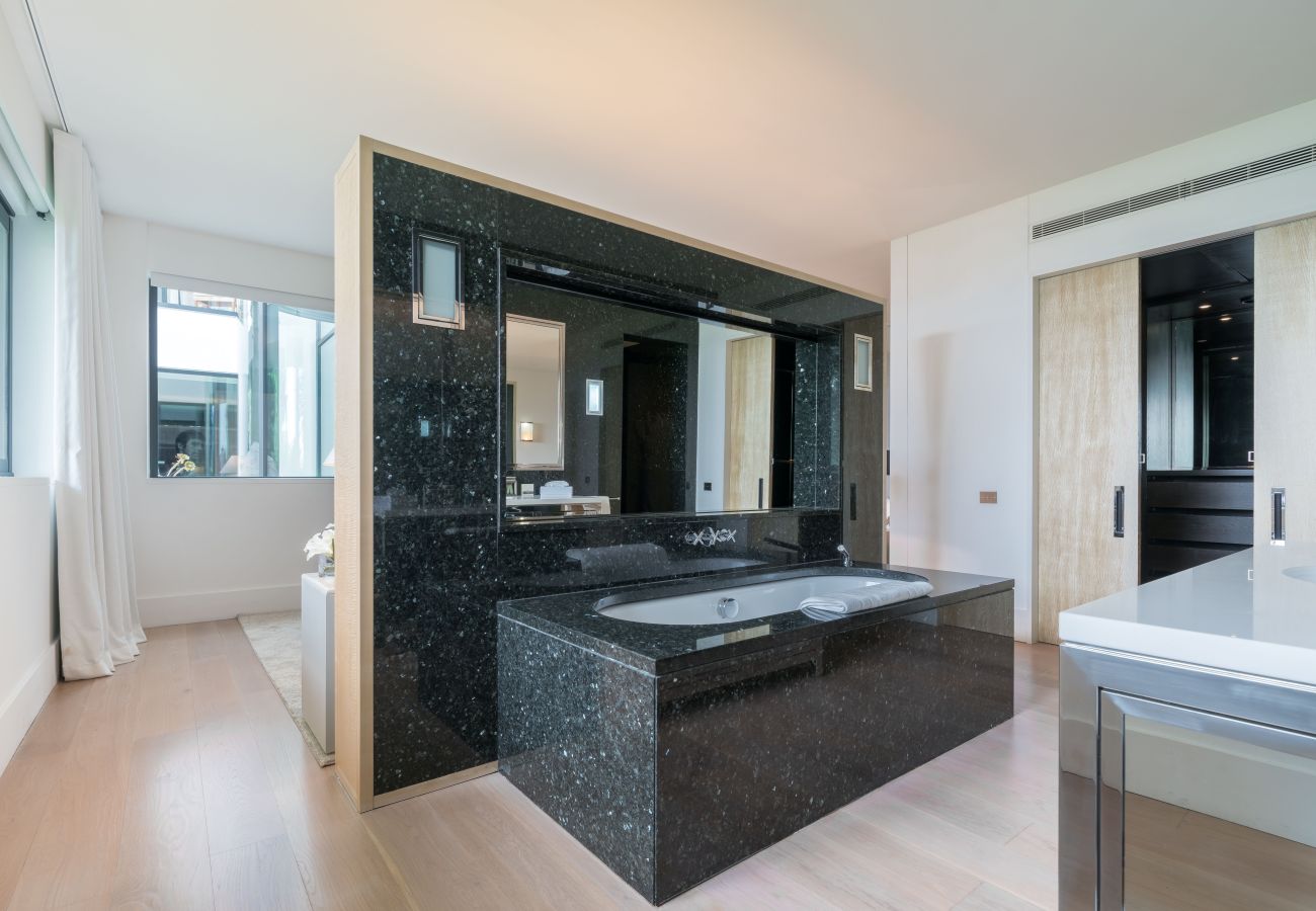 Villa à Saint-Jean-Cap-Ferrat - LA CONTEMPORAINE