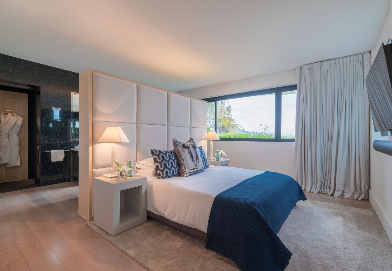 Villa à Saint-Jean-Cap-Ferrat - LA CONTEMPORAINE