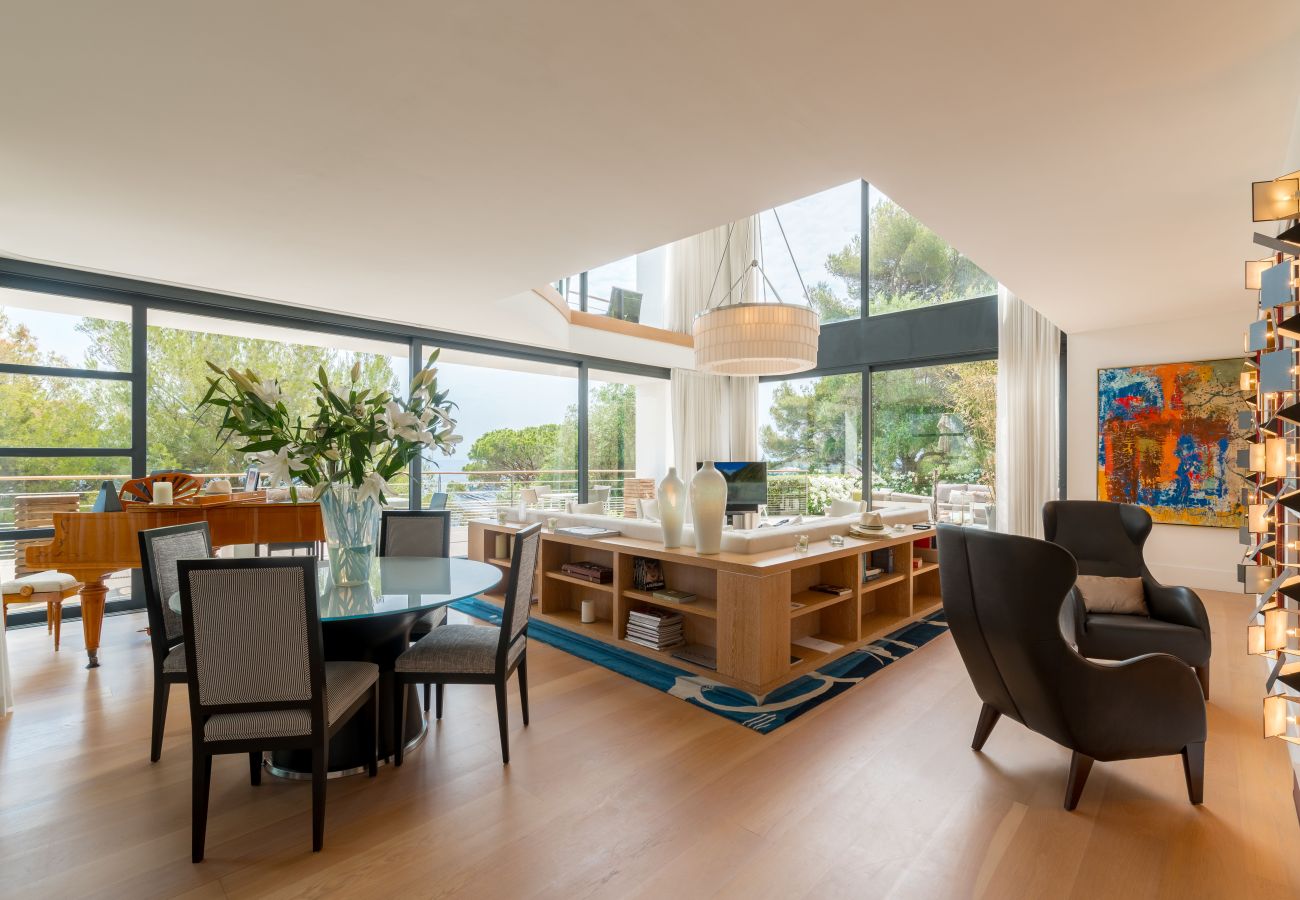 Villa à Saint-Jean-Cap-Ferrat - LA CONTEMPORAINE