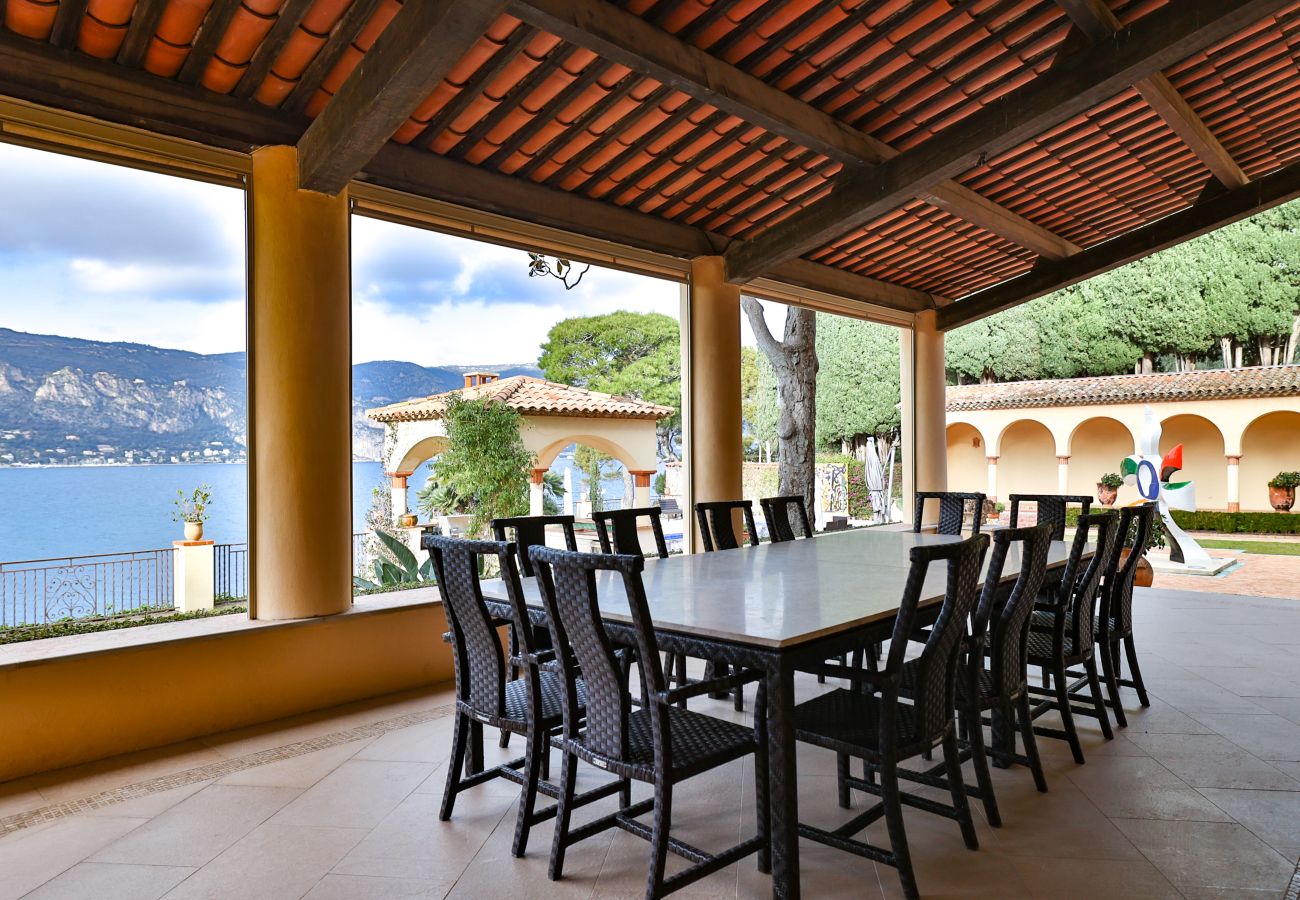 Villa à Saint-Jean-Cap-Ferrat - PIEDS DANS L EAU