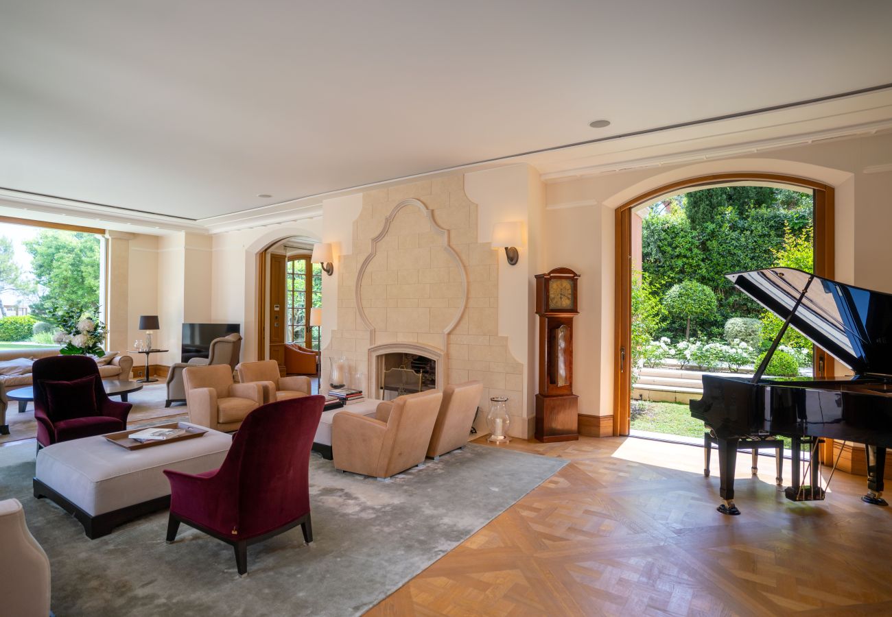 Villa à Saint-Jean-Cap-Ferrat - L ELEGANTE