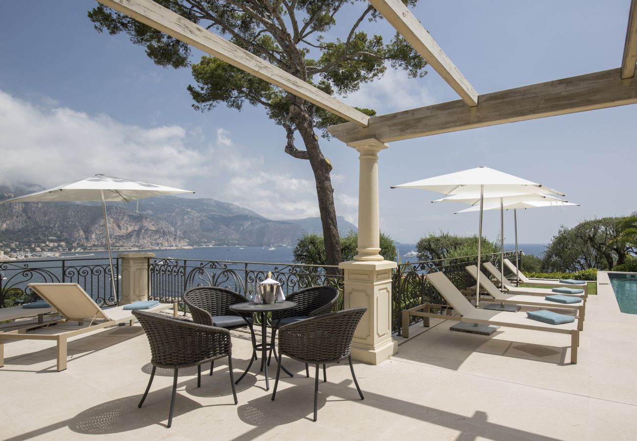 Villa à Saint-Jean-Cap-Ferrat - LA MAJESTUEUSE