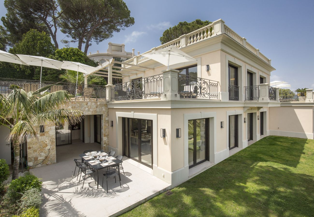 Villa à Saint-Jean-Cap-Ferrat - LA MAJESTUEUSE