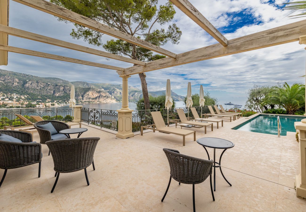 Villa à Saint-Jean-Cap-Ferrat - LA MAJESTUEUSE