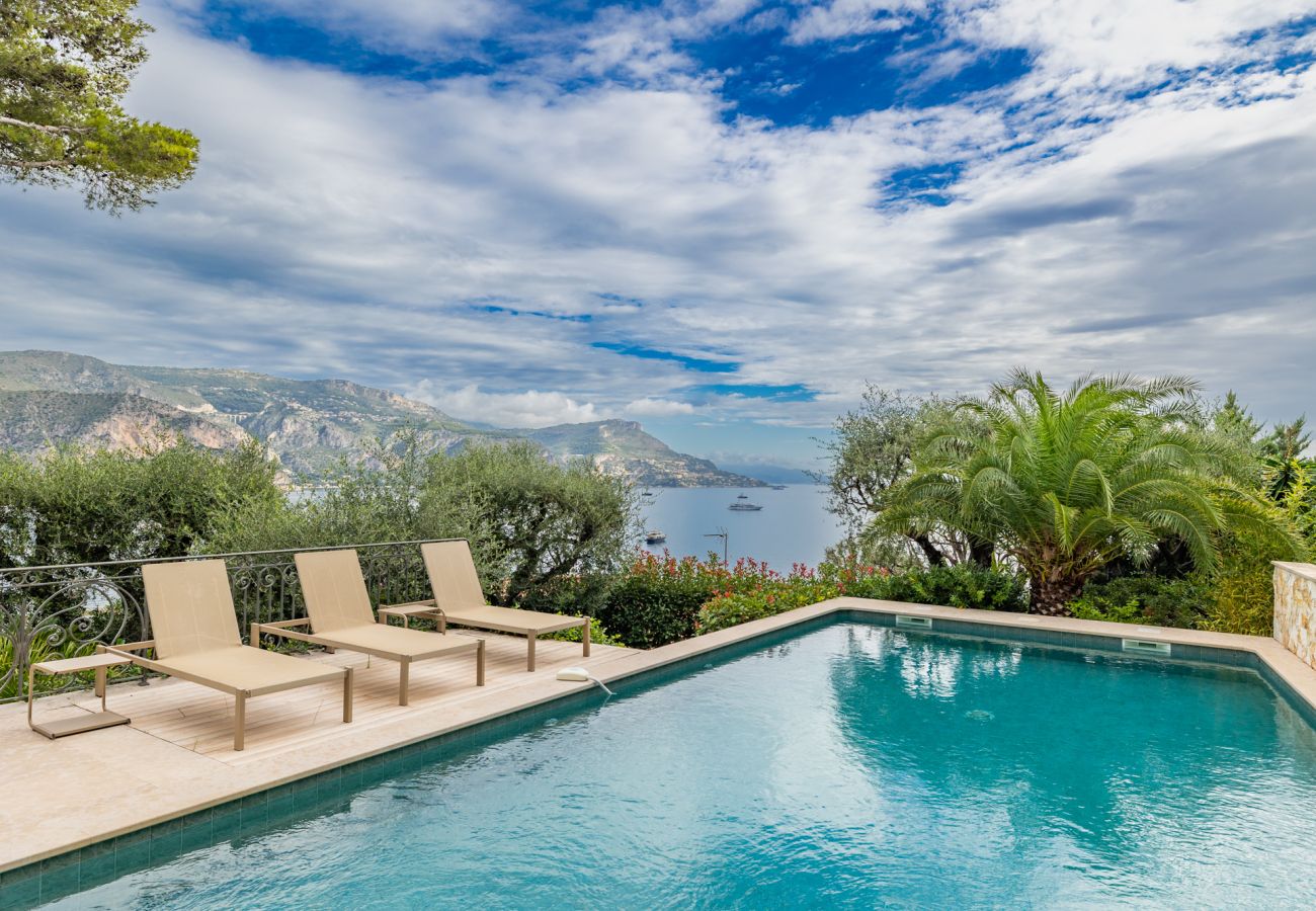 Villa à Saint-Jean-Cap-Ferrat - LA MAJESTUEUSE