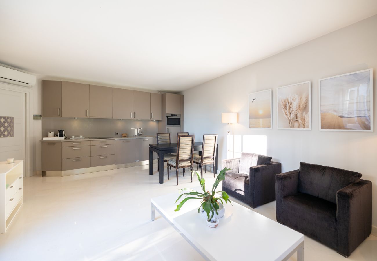 Appartement avec une chambre indépendant