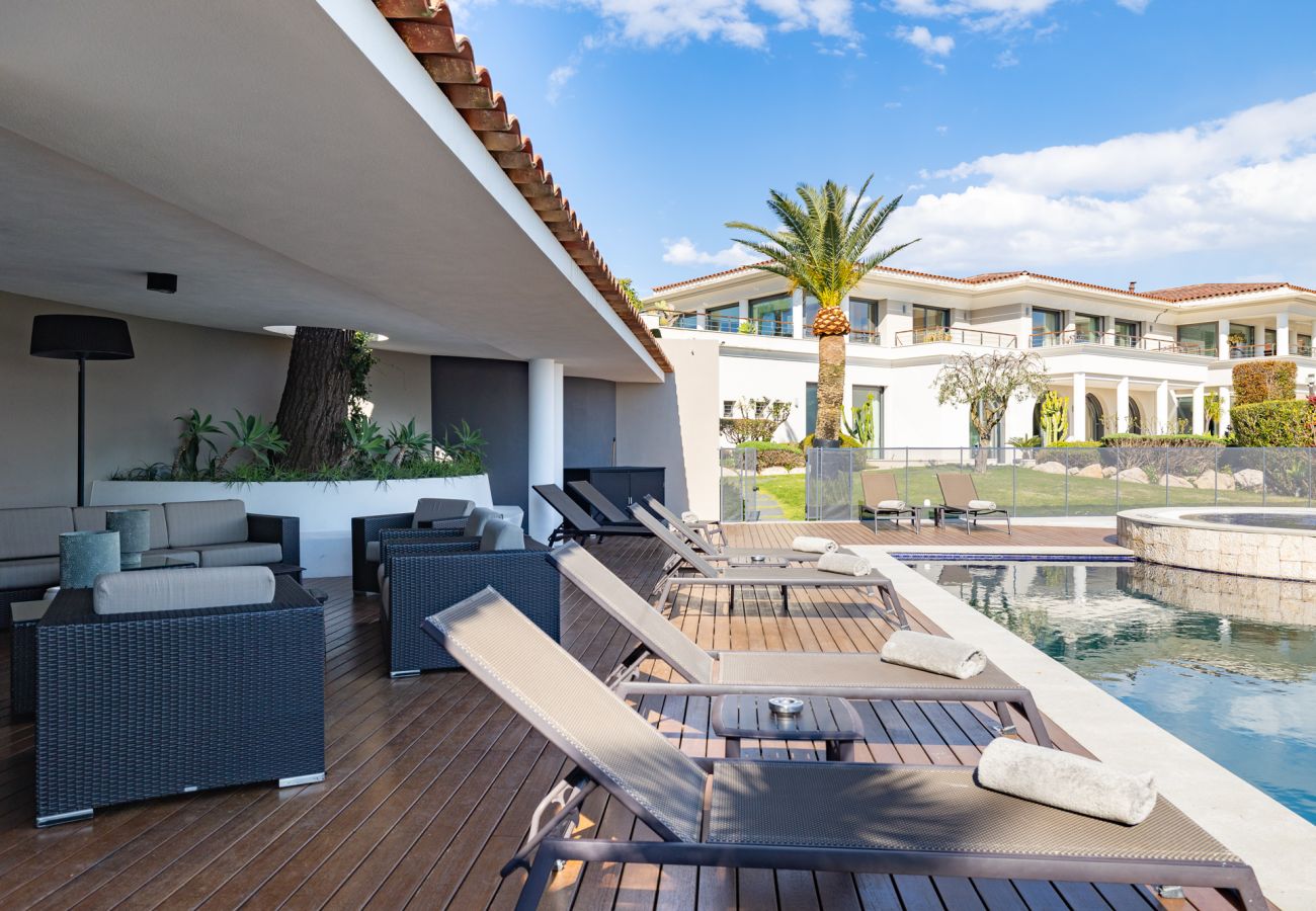 Villa à Saint-Jean-Cap-Ferrat - VILLA CONTEMPORAINE